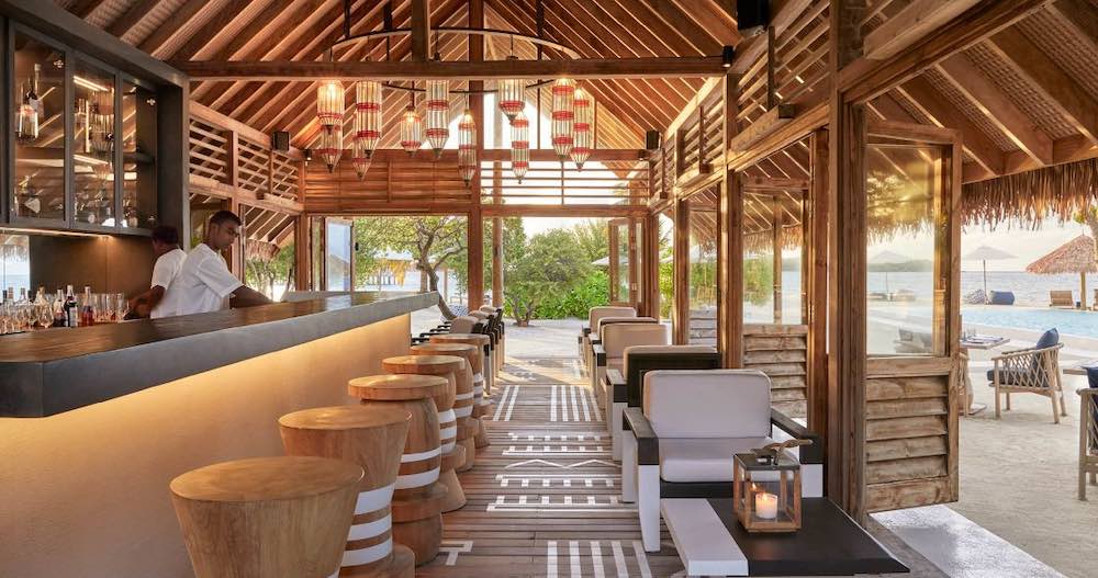 Faru Bar at COMO Cocoa Island thumbnail 5